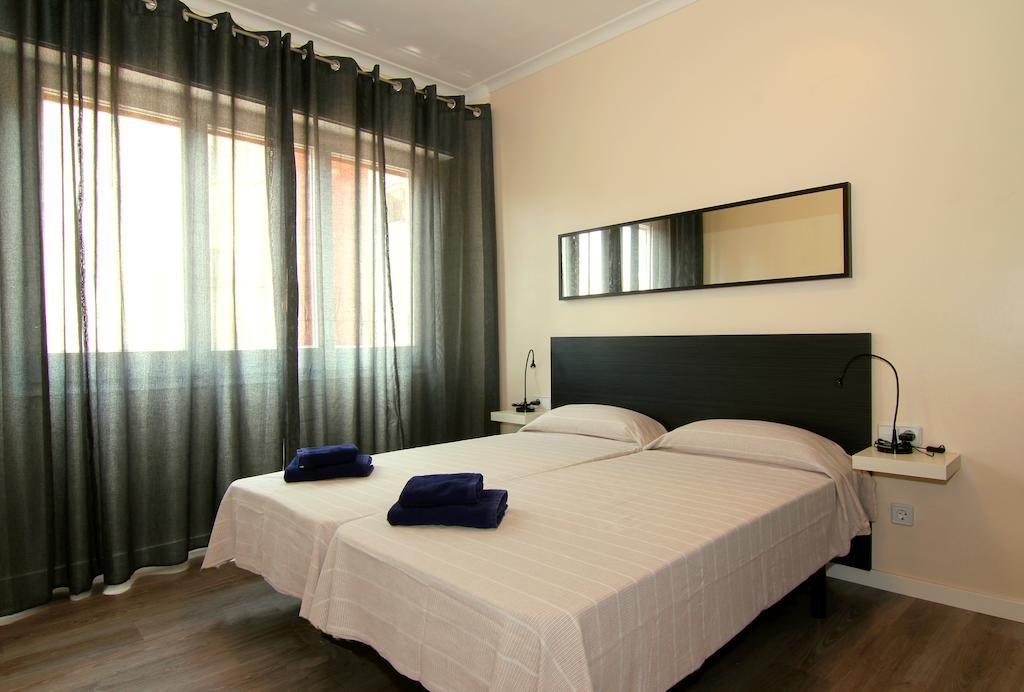 Classbedroom Gaudi Apartments Barcelona Room photo